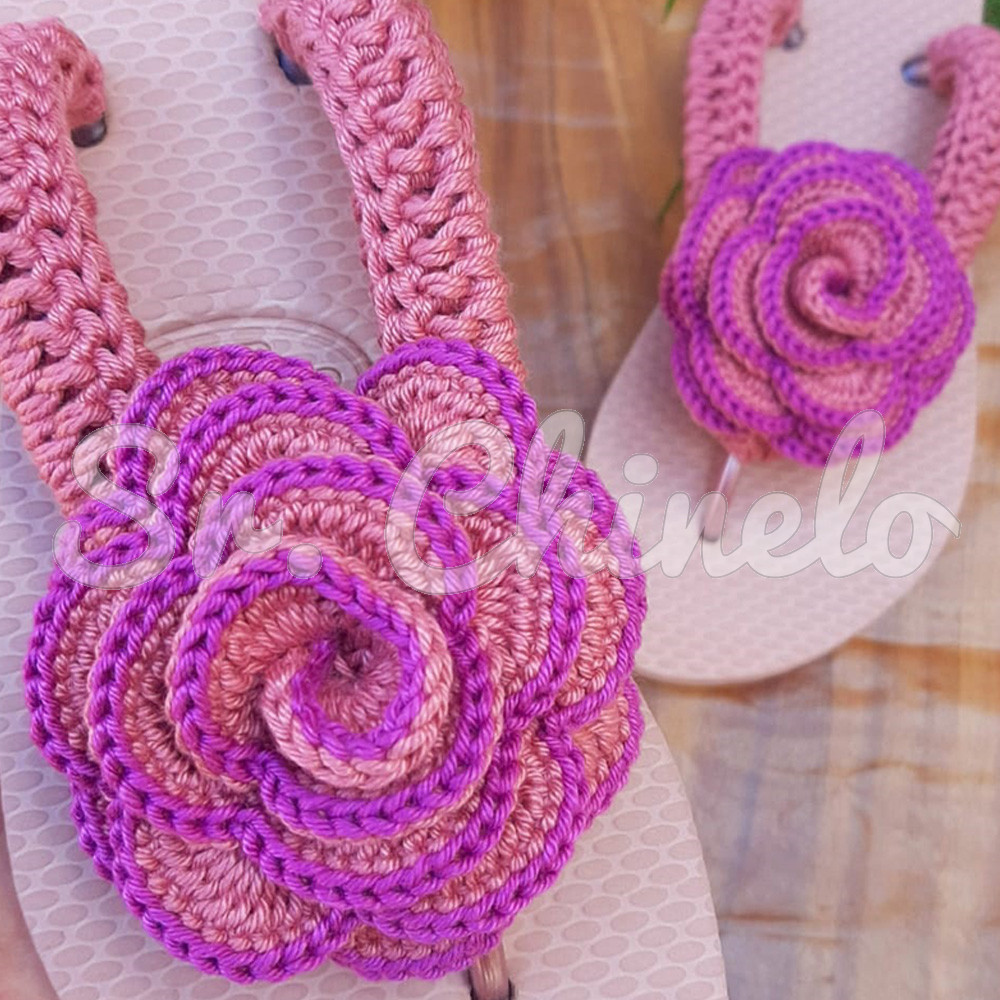Chinelo Flor Roxa Crochê - Tatiana Saturnino