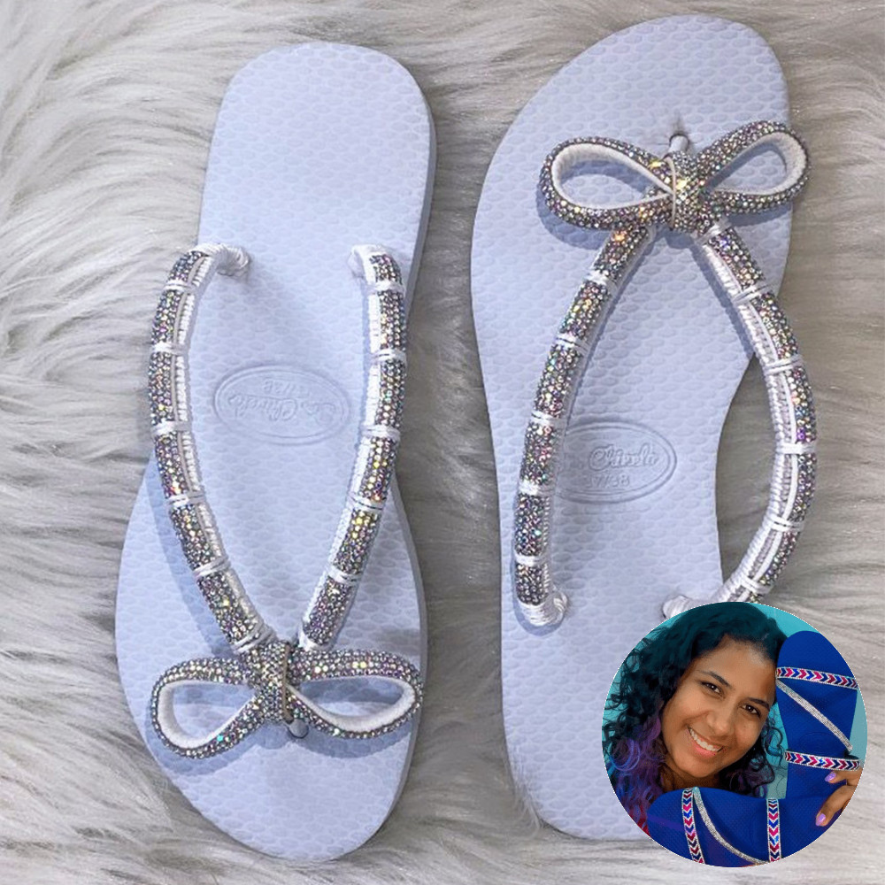 Chinelo Com Laço Tubo de Strass - Amanda Duarte
