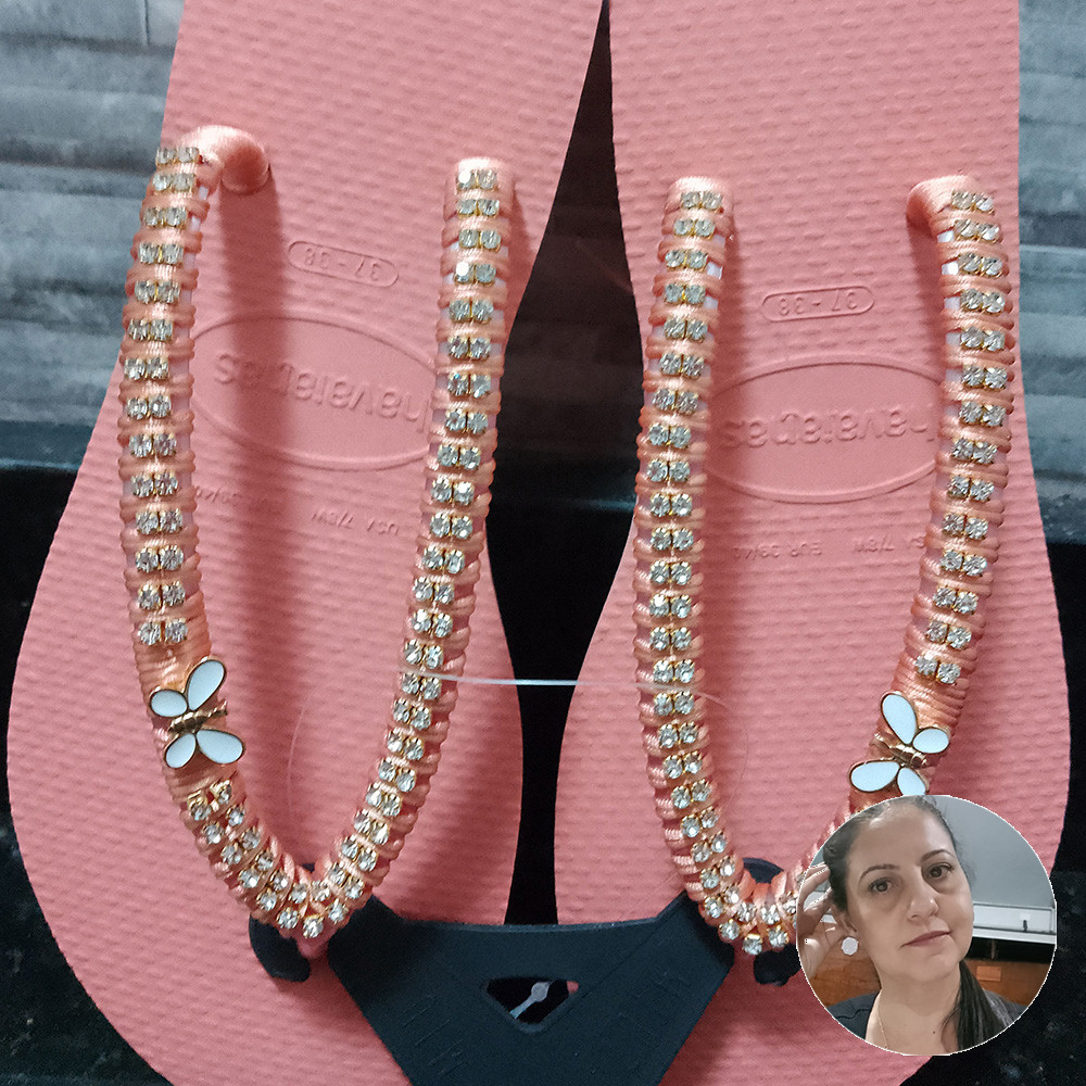Havaianas Slim com Piercing de Rebite Borboleta - Keila Rezende