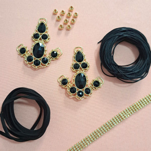 Kit Customização Completo - Modelo Adriana com Passantes para Amarrar nas Pernas - Preto