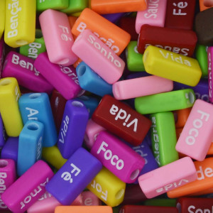 Miçanga Plástica, Palavras Aleatórias, 15mm x 8mm, Colorido/Branco