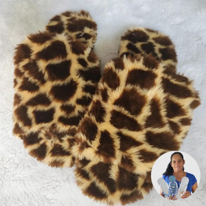 Pantufa Slide Anatômica Girafa - Danielli Ferreira